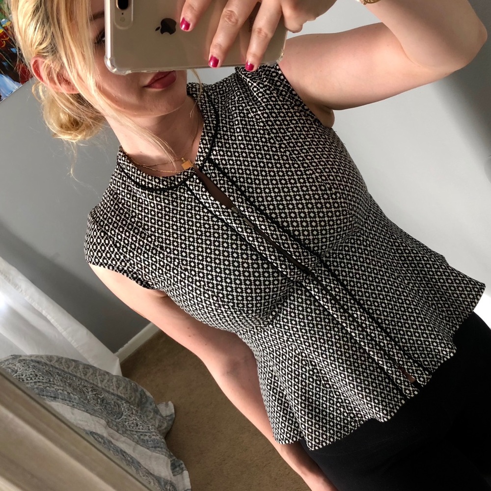 (Free shipping) GORGEOUS Nanette Lepore top 💕